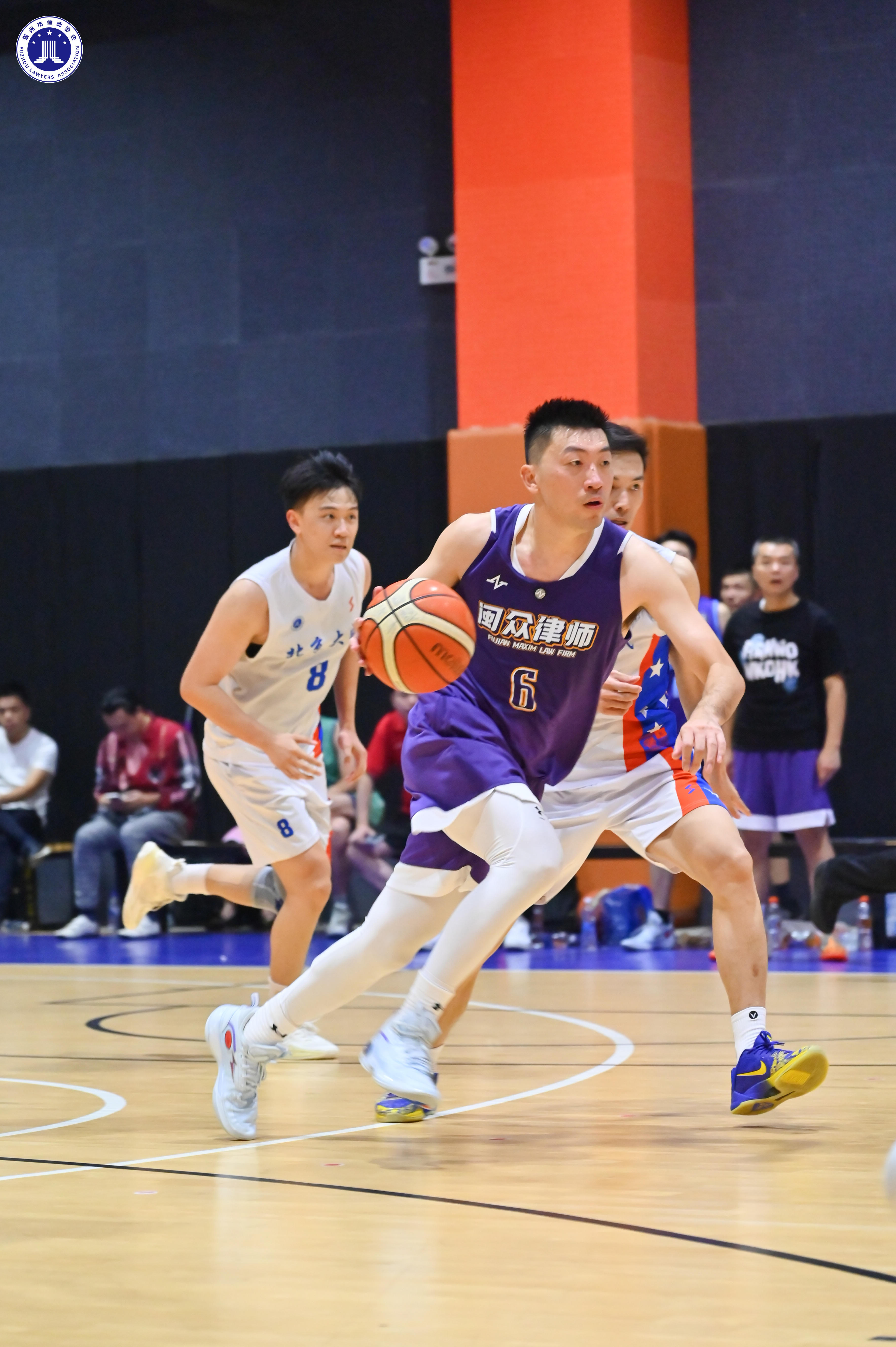 篮球赛事吸引了全球观众的目光