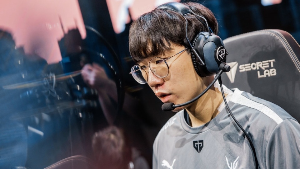 RNG横扫EDG，Chovy完成史诗逆转四强赛3:0（巴黎）