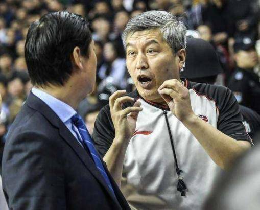 CBA球员发声抗议裁判问题，呼吁公平竞技