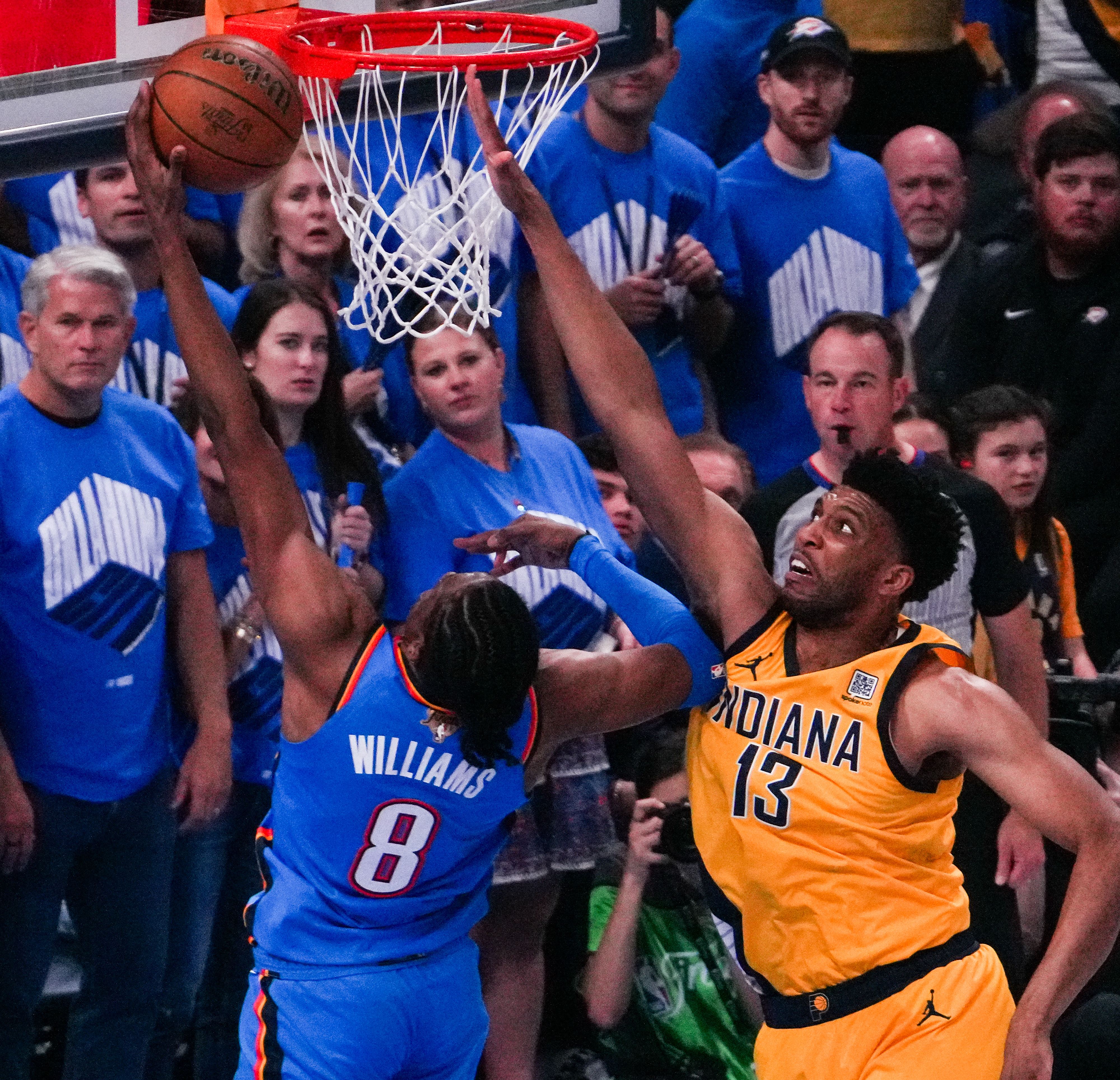 勇士再胜雷霆,取得四连胜 勇士再胜雷霆,取得四连胜