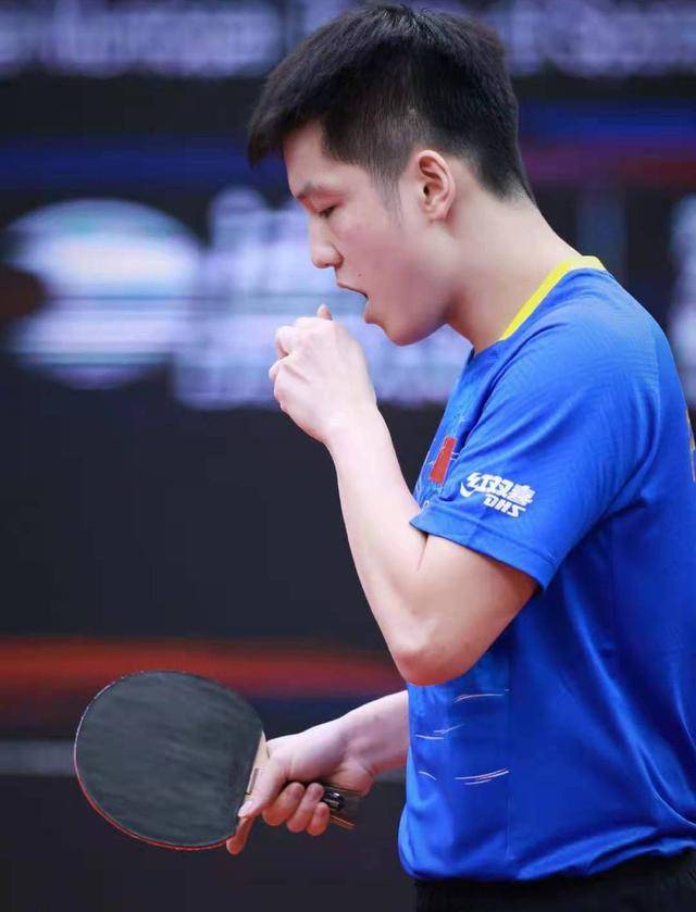 体操惊险逆转取胜,粉丝狂欢不已 体操惊险逆转取胜,粉丝狂欢不已