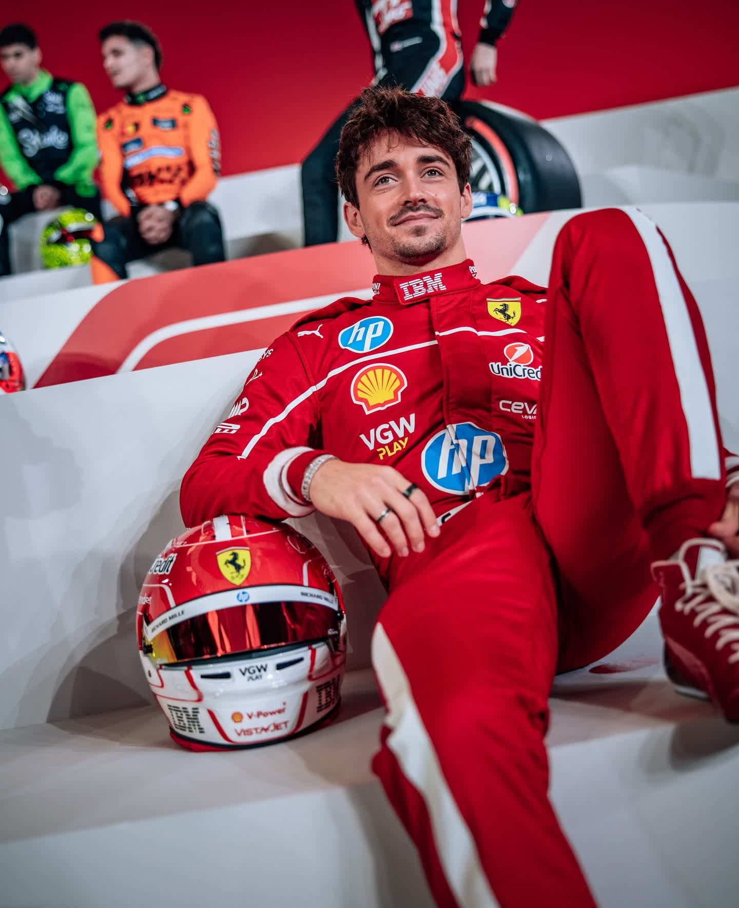 包含雷诺车队险胜红牛二队,皮亚斯特里高光表现的词条 包含雷诺车队险胜红牛二队,皮亚斯特里高光表现的词条