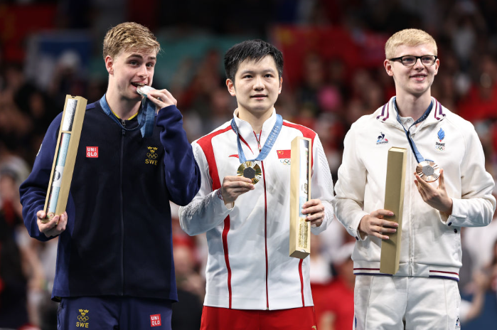 英格兰队险胜德国队，樊振东统治全场