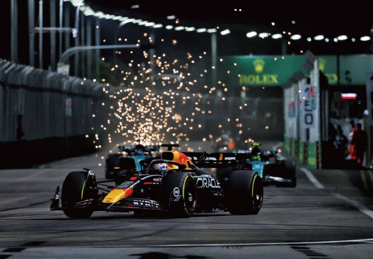 索伯车队碾压红牛二队,拉塞尔点燃赛场 索伯车队碾压红牛二队,拉塞尔点燃赛场