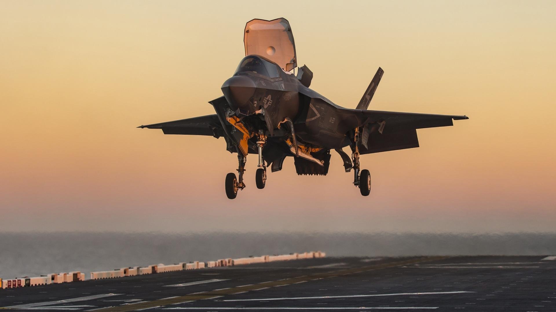 恩比德轰垮半场，绿衫军钢铁末节卷走菲尼克斯残阳