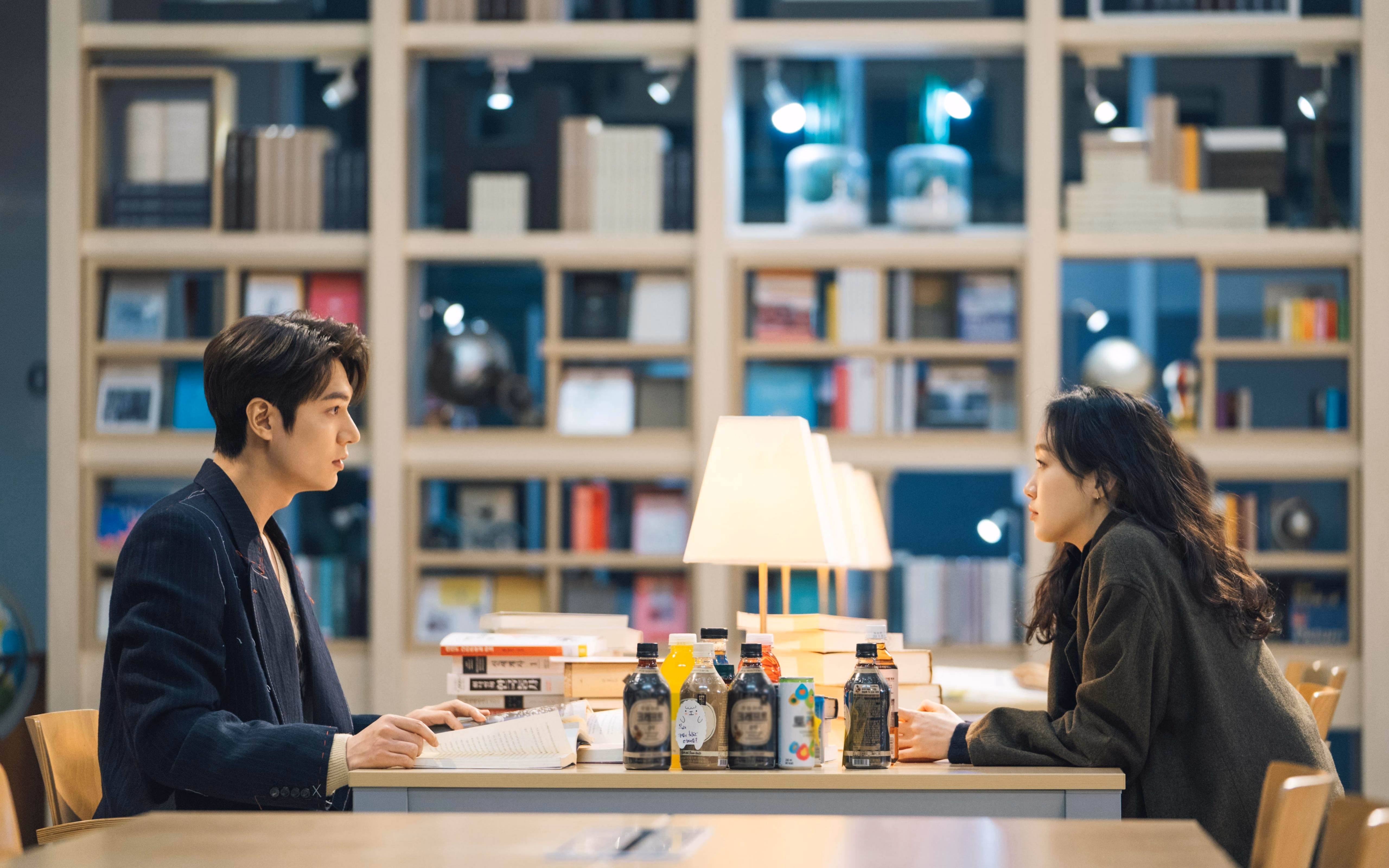 利拉德爆发之夜，深圳队生死战逆袭勇士的篮球史诗