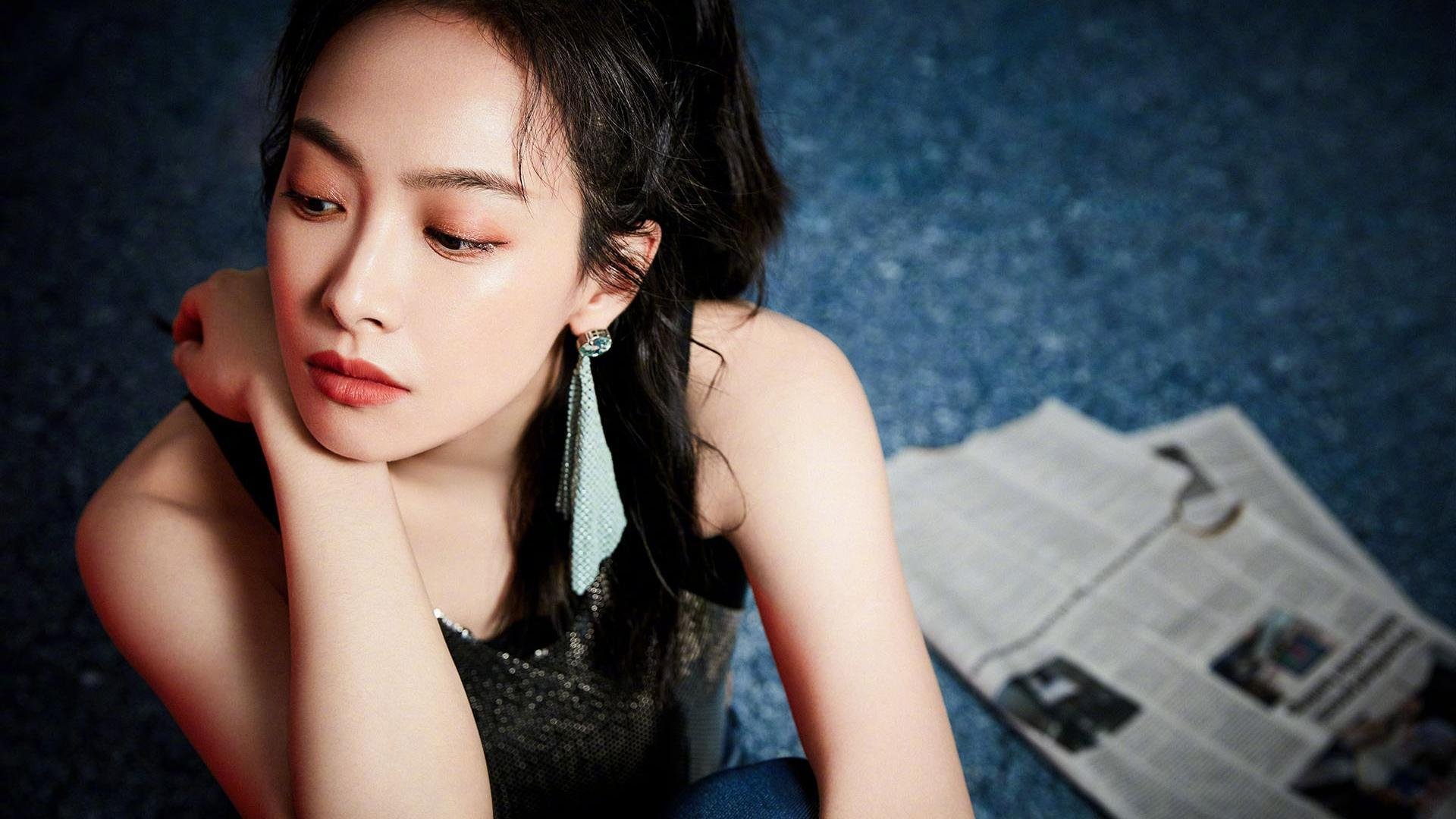 F1街道赛之夜,从赛道到绿茵场,三笘薰以足球完成另一种里程碑单刀直入