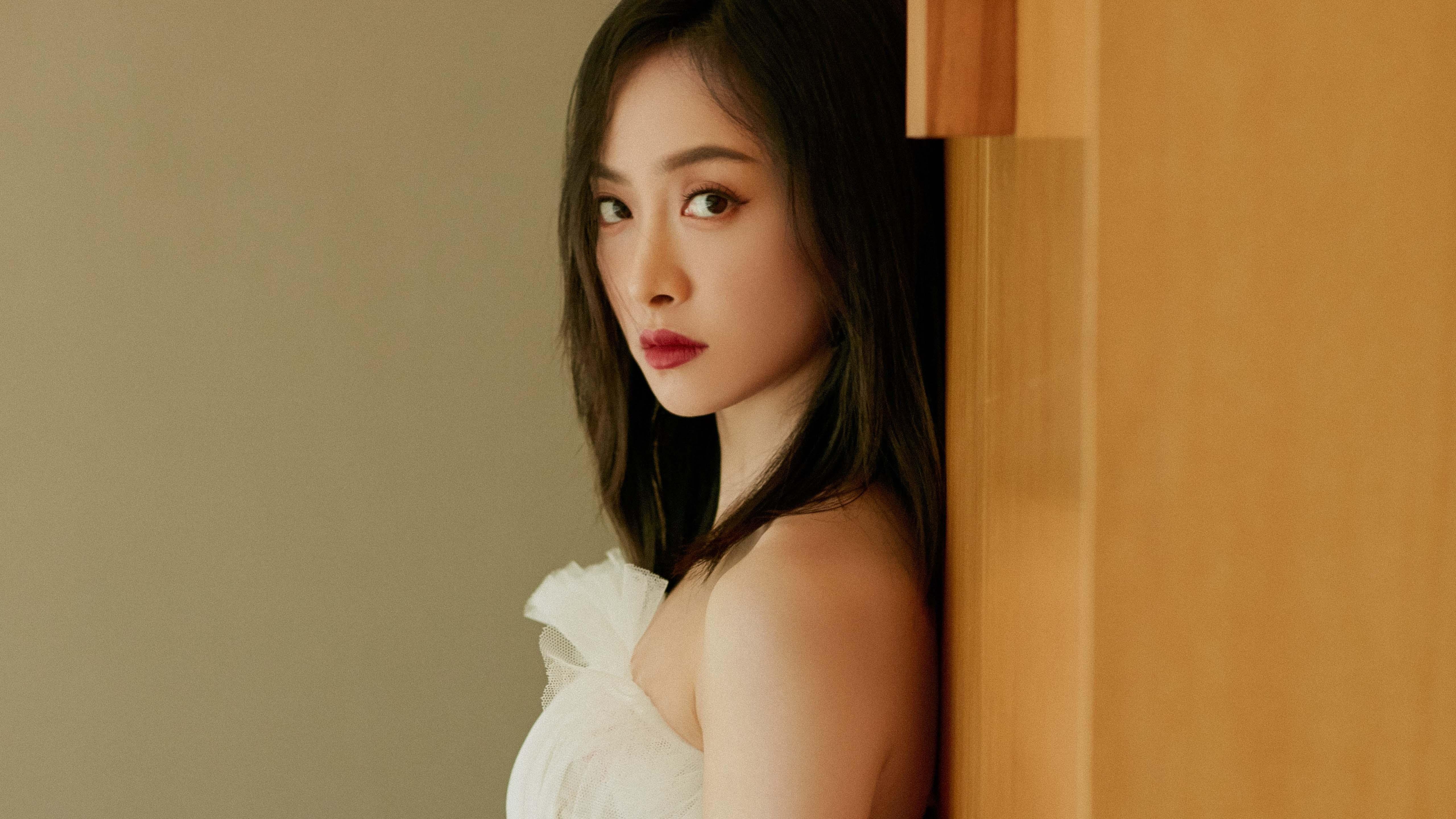 本泽马，红黑军团的白色幽灵—关键战破曼联，一射定乾坤