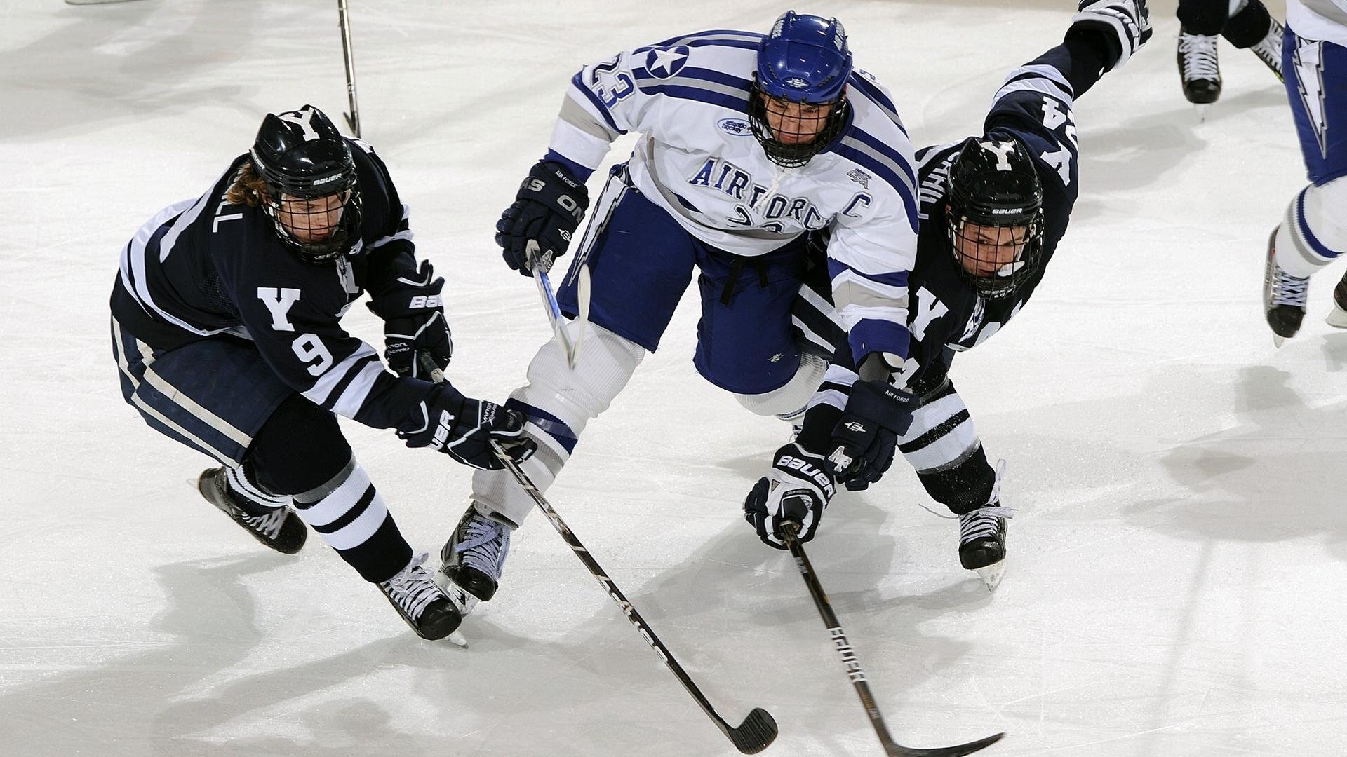 西亚卡姆化身擎天柱，火箭战术铁幕如何构筑攻守霸权？